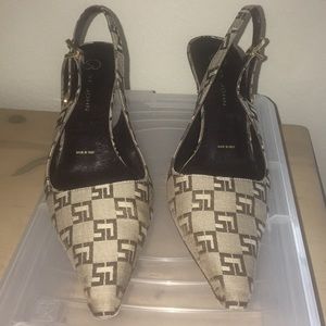 St. John Monogram Slingback heel